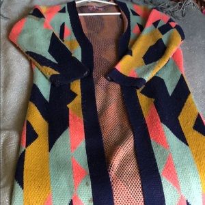 Long buttonless cardigan